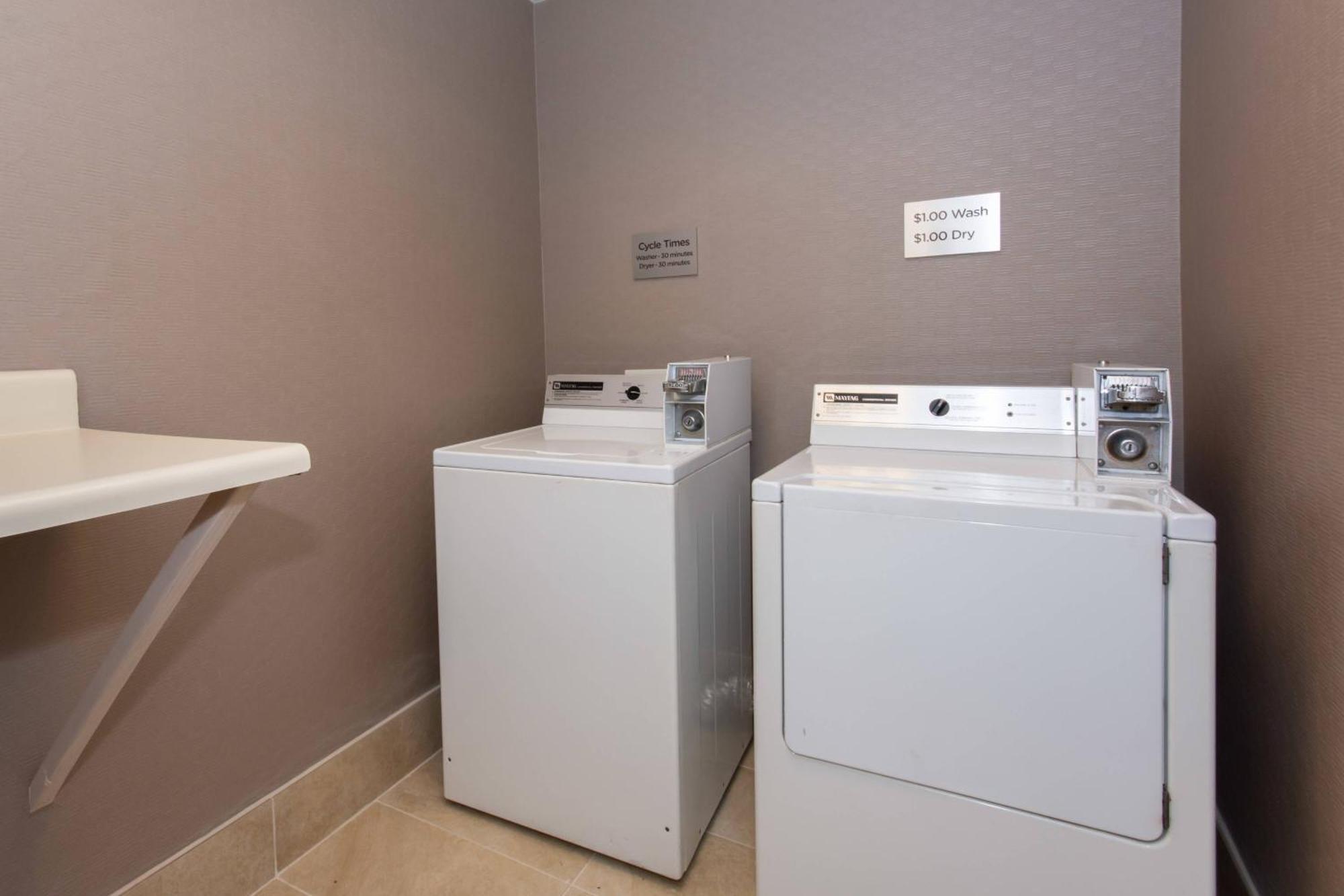 Courtyard By Marriott Charlotte Lake Norman Huntersville Exterior foto