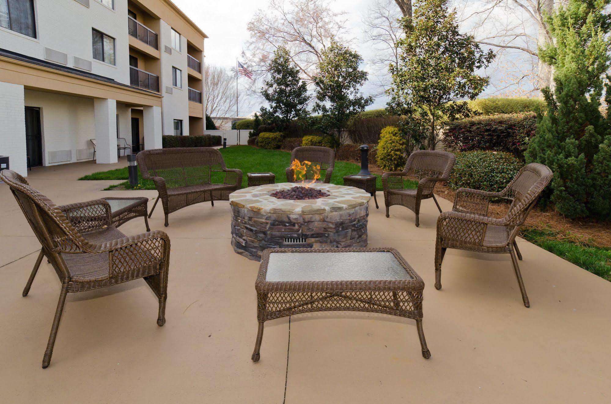 Courtyard By Marriott Charlotte Lake Norman Huntersville Exterior foto