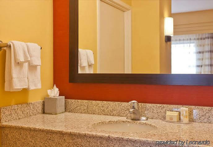 Courtyard By Marriott Charlotte Lake Norman Huntersville Exterior foto